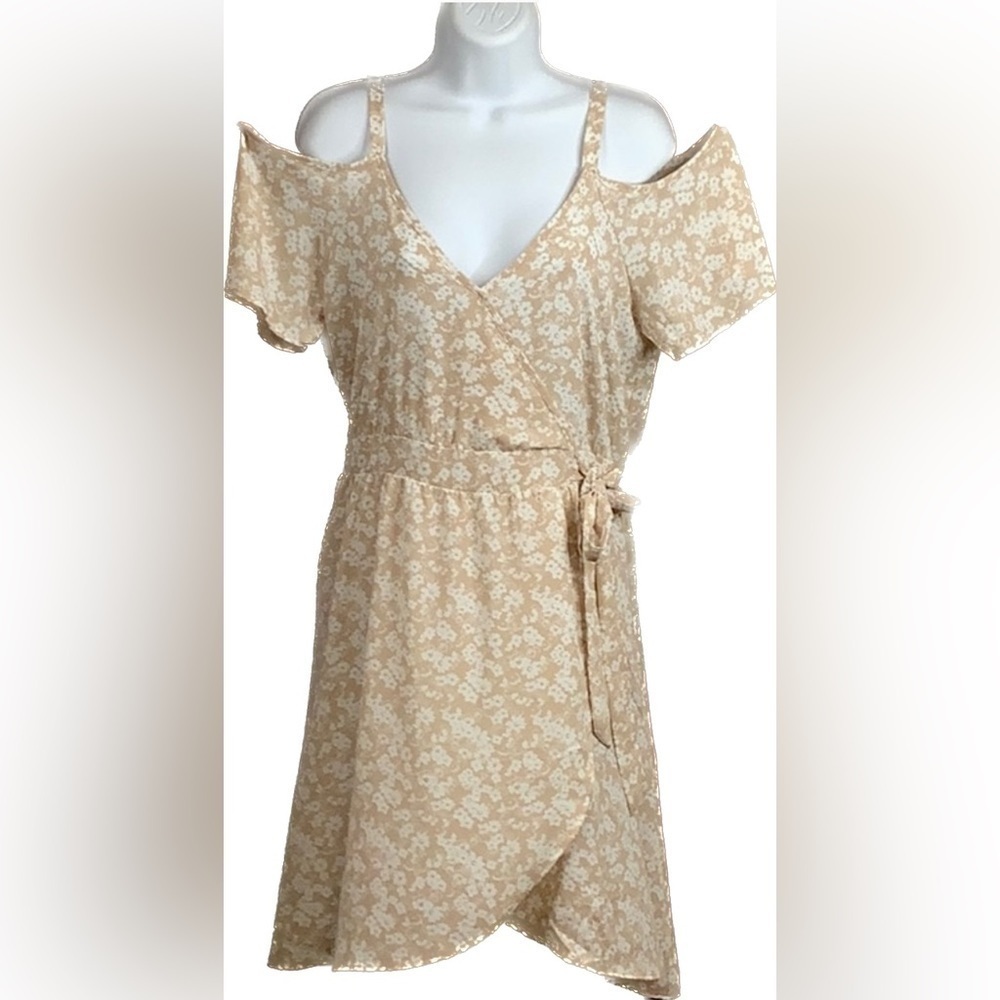 NWT Sienna Sky L Dress Cold Shoulder Faux Wrap Style Lined Tan Floral Print NEW